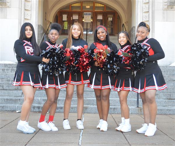 Varsity Cheerleaders 2021-2022